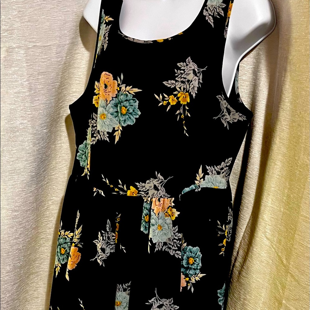 Torrid Floral Maxi Dress Zips in Back.
